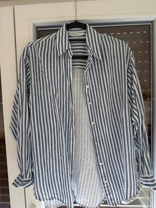Camisa Stradivarius Rayas Azul y Blanco