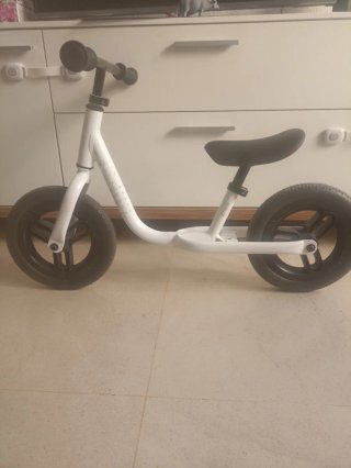Bicicleta infantil sin pedales blanca