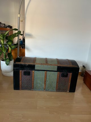 Baúl antiguo de madera