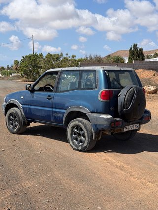 Nissan Terrano II 2000