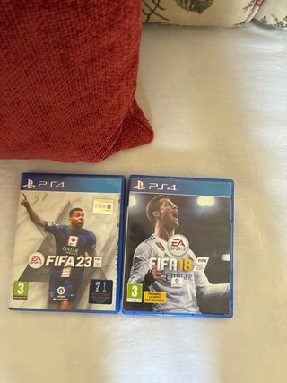 FIFA 18 e FIFA 23 per PS4