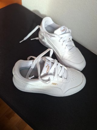 Zapatillas Puma Niña Blancas y Doradas