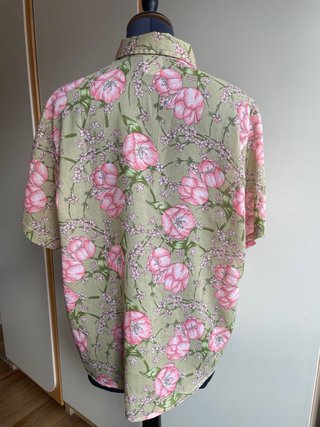 Camisa Benetton vintage flores verde rosa 70s 80s