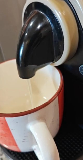 Cafetera Nespresso Krups (necesita reparación)