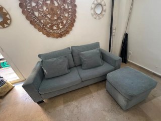 Divano Blu in legno massello con Pouf in piuma naturale
