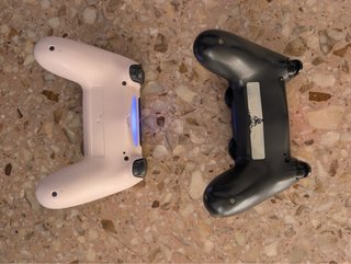PS4 (PlayStation 4) con 2 mandos