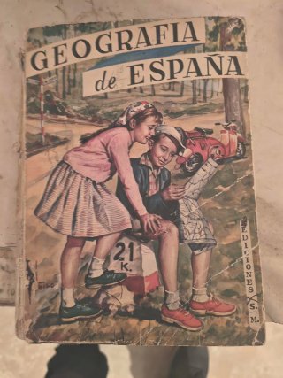 Libro antiguo de Geografía