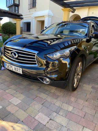 Infiniti QX70 2015