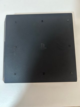 Pacchetto PS4 Pro + 2 Controller + 6 Giochi + Cablaggio