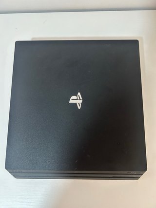 Pacchetto PS4 Pro + 2 Controller + 6 Giochi + Cablaggio