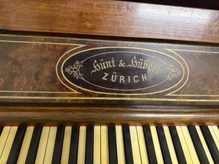 Piano Hüni & Hübert Zúrich