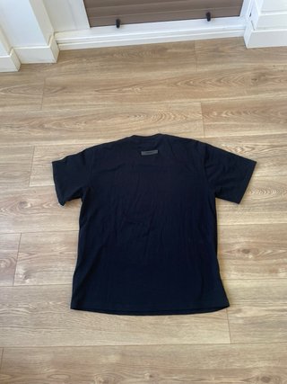 Camiseta Essentials Negra