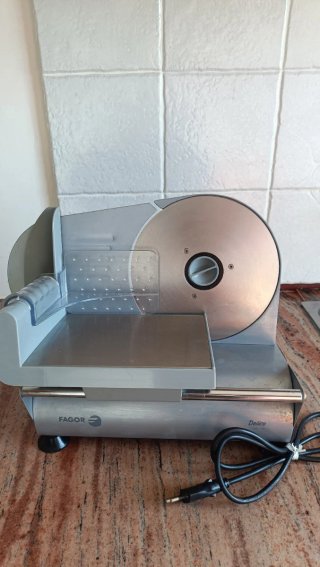Cortadora de fiambre Fagor Delice