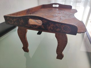 Mesa auxiliar de cama  Madera Grabada
