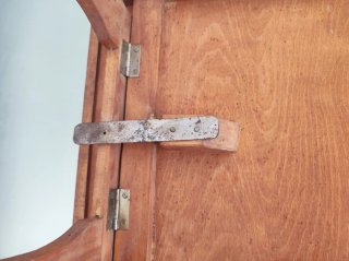 Mesa auxiliar de cama  Madera Grabada
