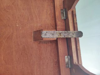Mesa auxiliar de cama  Madera Grabada