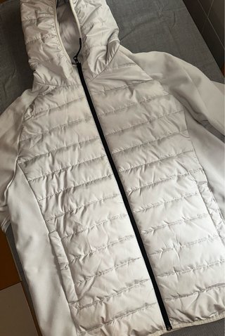 Chaqueta acolchada blanca con capucha XL