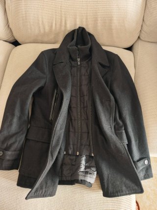 Abrigo Zara Negro con Chaleco Desmontable
