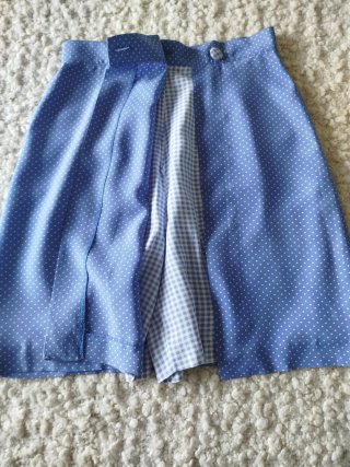 Falda pantalón azul con lunares