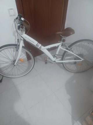 Bicicleta B'TWIN blanca