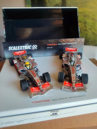 Scalextric 2 Coches F1 McLaren Vodafone