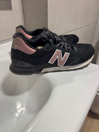 Zapatillas New Balance Negras y Rosas y asics gel