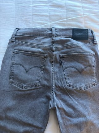 Pantalón Levi's Super Skinny Gris