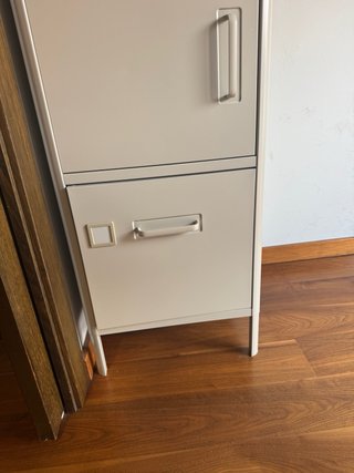 Armadio Alto in Metallo Beige