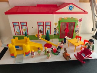 Playmobil 5606 guarderia parque infantil