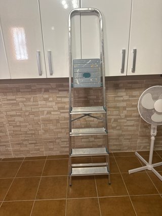 Escalera de Aluminio Plegable