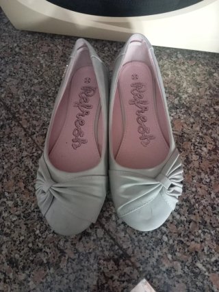 Sapatos Refresh bege e rosa
