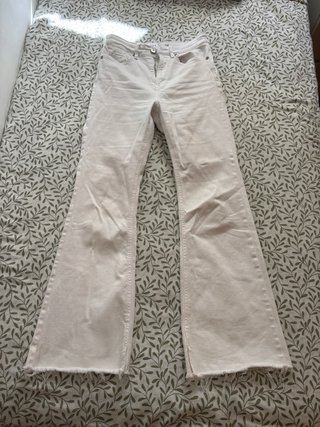 Pantalón blanco Stradivarius tiro alto T34