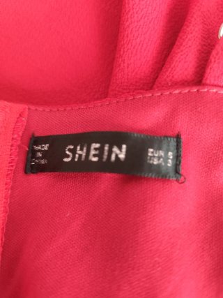 Mono rojo ancho