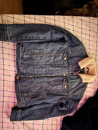 Chaqueta vaquera Gap con cuello de borreguito