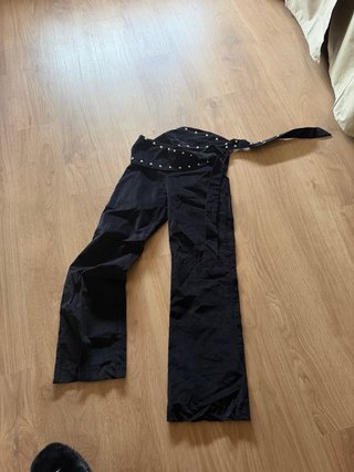 Pantalón Zara con Tachas Negro Talla XS