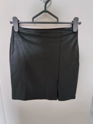Minifalda Negra Efecto Piel