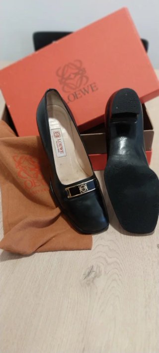 Tacones Loewe Piel vintage ,originales con caja .