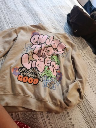 Sudadera Beige con Estampado