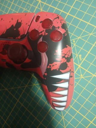 Controller PS5 personalizzato di Chainsaw Man