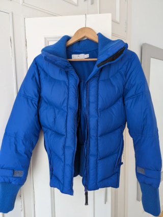 Chaqueta plumífera Adidas by Stella McCartney azul
