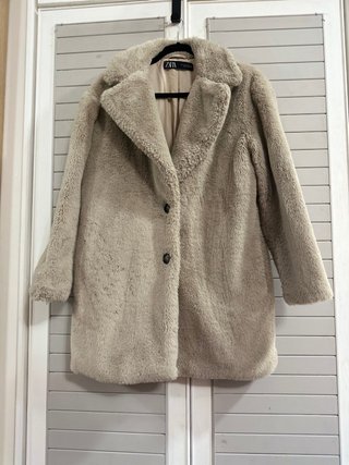 Abrigo de pelo Zara beige