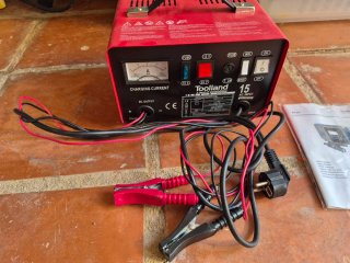Cargador de Batería Toolland 12V/24V