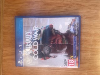 Vendo el juego Call of Duty: Black Ops Cold War