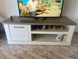Mesa de TV rústica