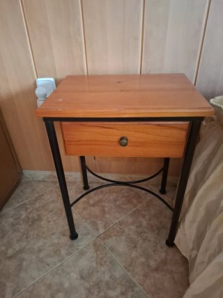 Mesita de noche madera y metal