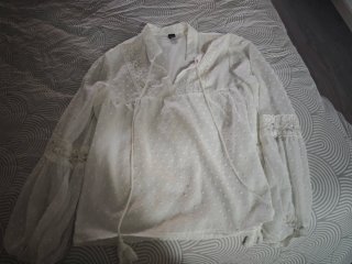 Blusa Blanca con Detalles de Encaje