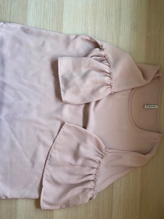Blusa Rosa con Mangas Detalladas