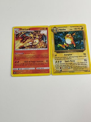 Cartas Pokémon Charizard y Raichu