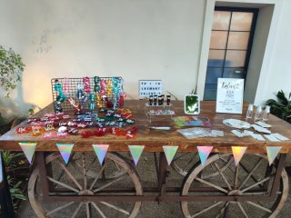 Glitter bar