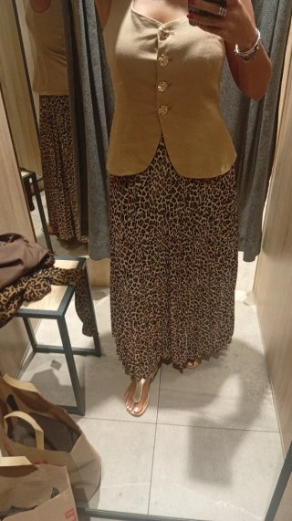 Gonna leopardata + gilet beige